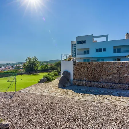 Villa Vrbnik 빌라