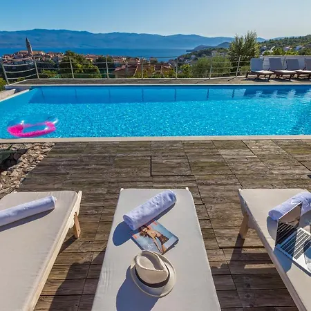 Villa Vrbnik 비르브닉