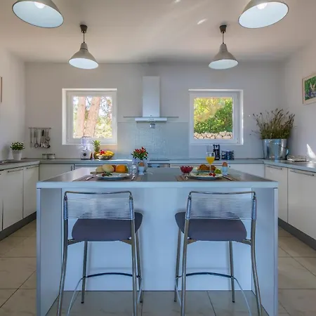 Villa Vrbnik Villa Vrbnik (Primorje-Gorski Kotar)