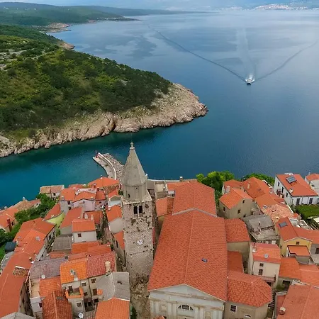 Villa Vrbnik 빌라