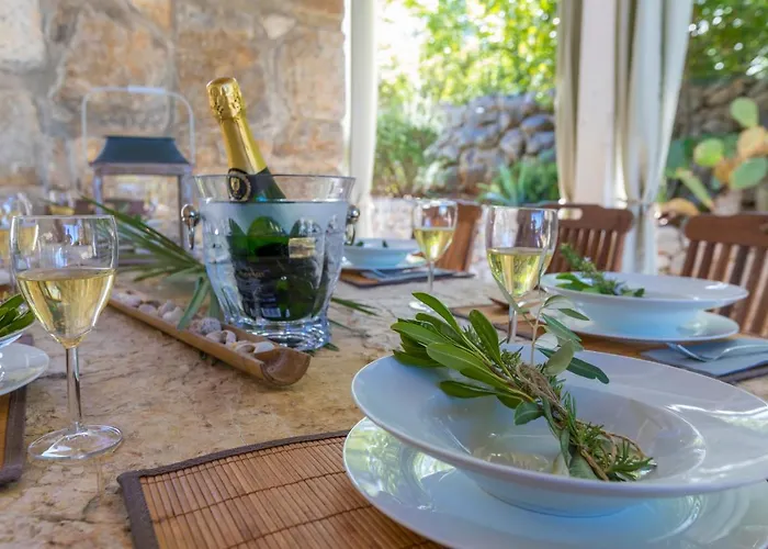 Villa Vrbnik * فربنيك