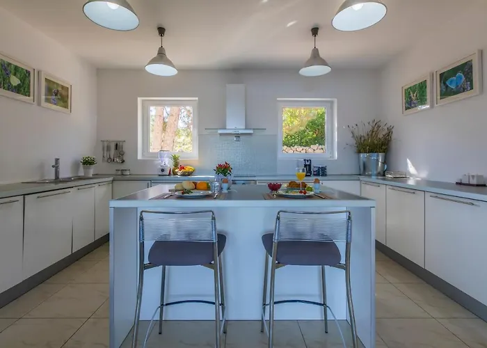 Villa Vrbnik فيلة فربنيك