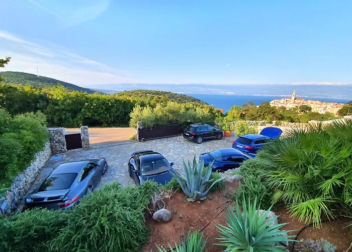 Villa Vrbnik فيلة *