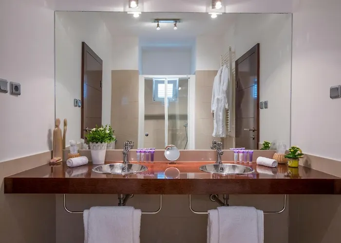 Villa Vrbnik * فربنيك