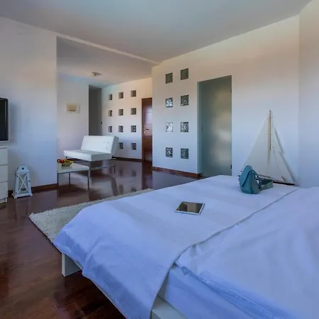 Villa Vrbnik 别墅 *