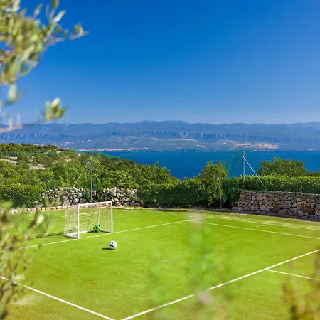 Villa Vrbnik 瓦比尼科