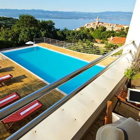 Villa Vrbnik 别墅 *