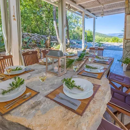 Villa Vrbnik 瓦比尼科